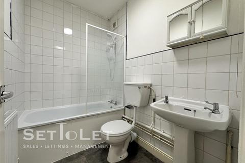 Studio to rent, Evington Road, Near Victoria Park, Leicester