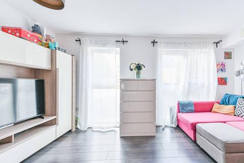 2 bedroom flat to rent, Chandler Way, Peckham, London, SE15