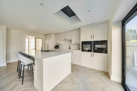 4 bedroom semi-detached house for sale, Peareswood Gardens, Stanmore, HA7