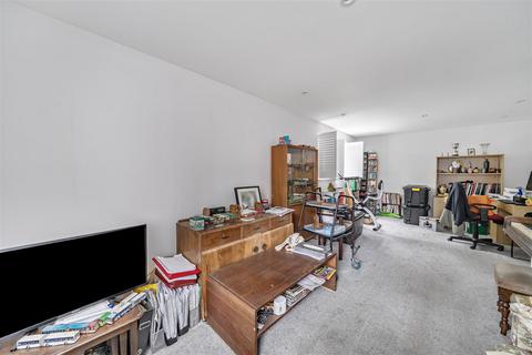 2 bedroom apartment for sale, Berrylands, Surbiton