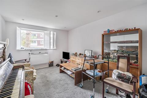 2 bedroom apartment for sale, Berrylands, Surbiton