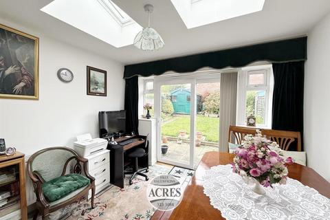 undefined, Lilac Avenue, Streetly