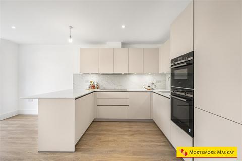 3 bedroom house for sale, Carpenter Gardens, London