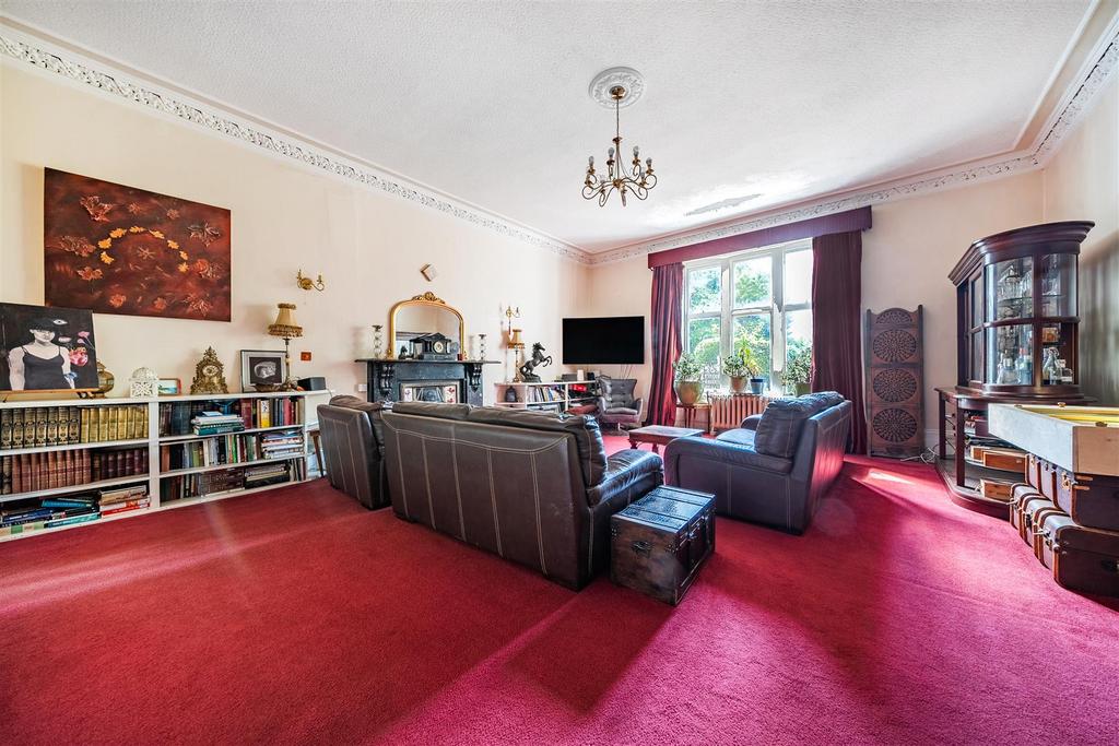 2 Morants Court, Sevenoaks2.jpg