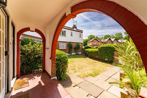 3 bedroom apartment for sale, Campbell Road, Hanwell