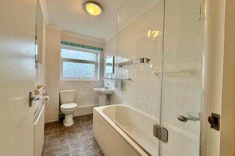 2 bedroom flat for sale, Collington Lane East, Bexhill on Sea, TN39