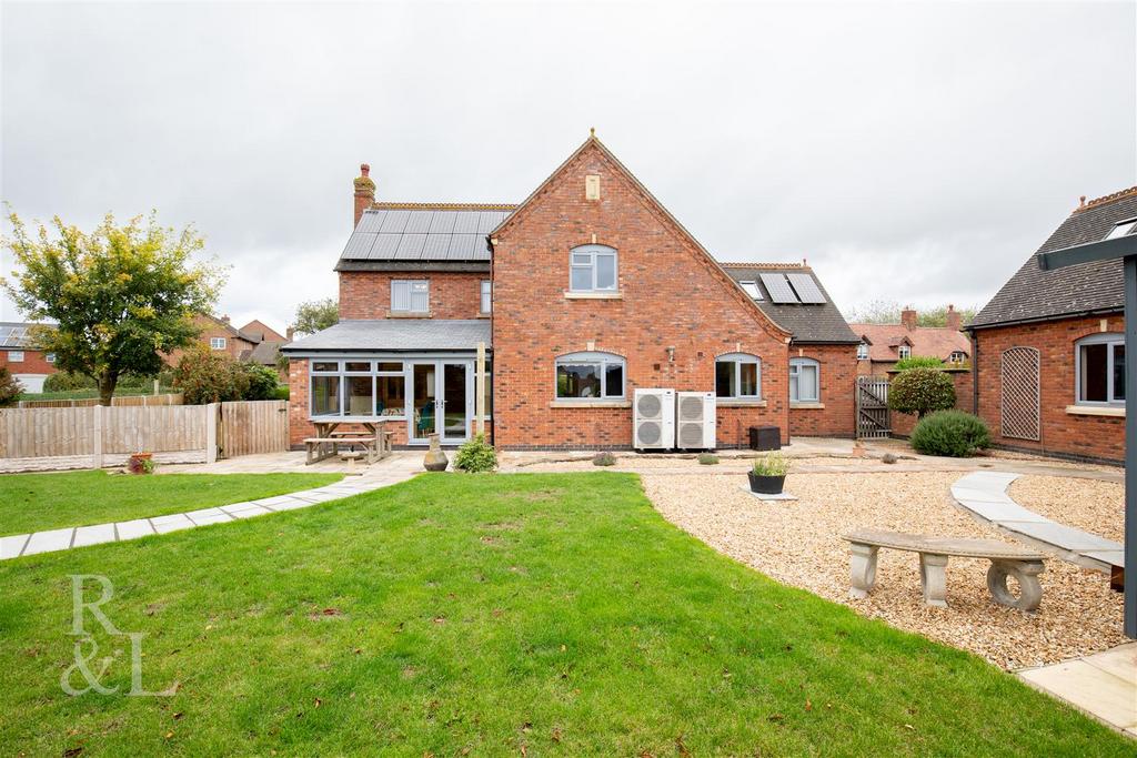 11 Dog Lane (28).jpg