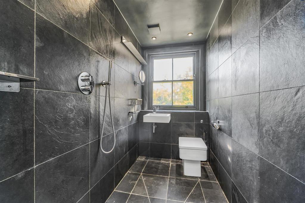 En Suite Bathroom