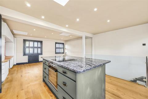 2 bedroom flat for sale, Clapham Manor Street, SW4