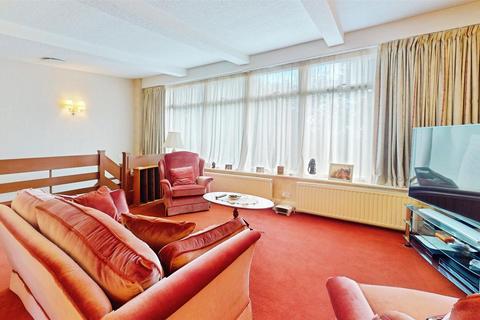 4 bedroom detached house for sale, Chelsea Mansions, Northowram, Halifax