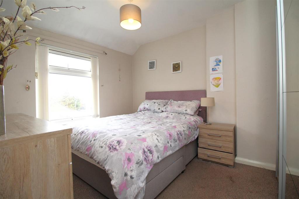 Bedroom 1 .JPG