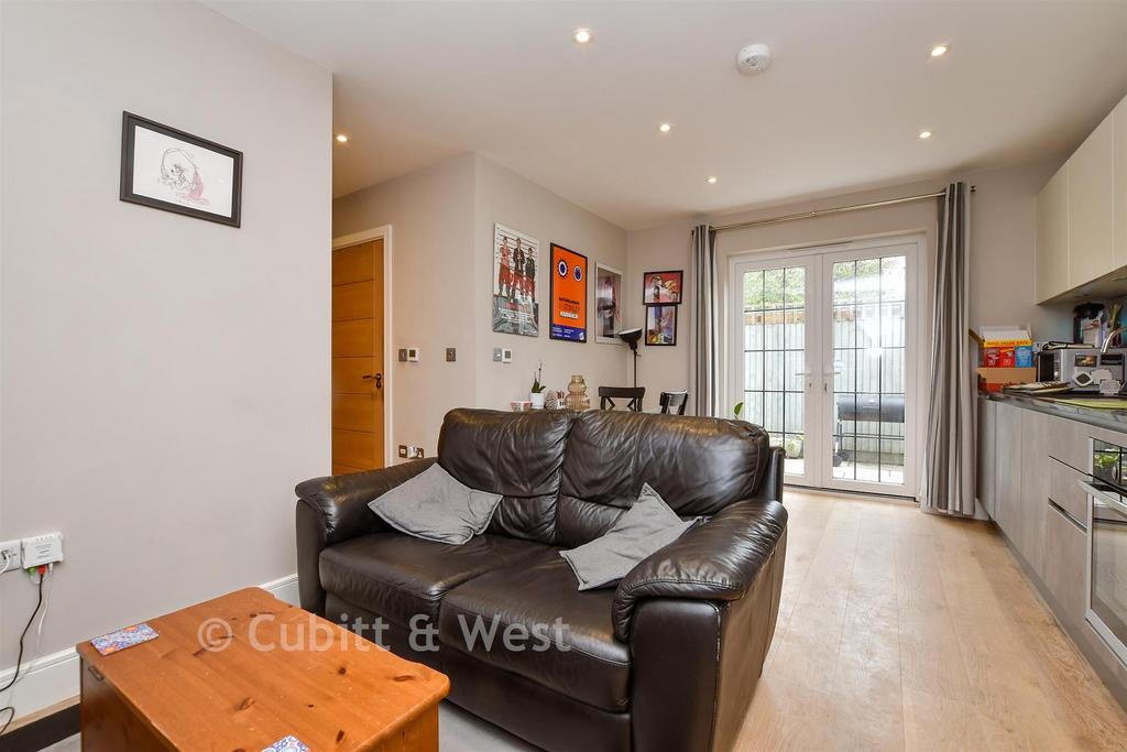 Lounge / Kitchen