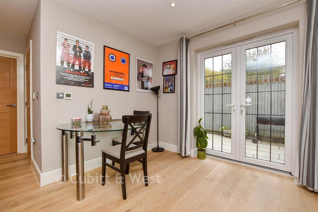 Lounge / Kitchen