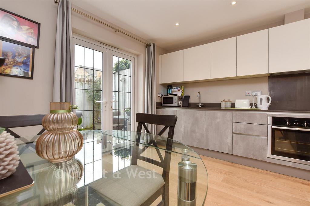 Lounge / Kitchen