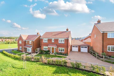 4 bedroom detached house for sale, Springett Close, Thakeham, RH20