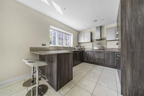12 Aberdeen Way, Knaphill, Woking, GU21 2FJ