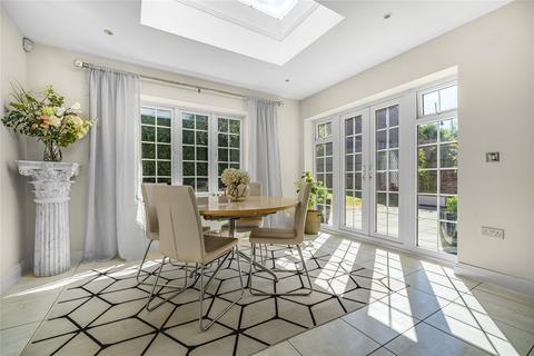 12 Aberdeen Way, Knaphill, Woking, GU21 2FJ