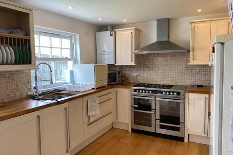 3 bedroom semi-detached house to rent, Station Road, St Helens