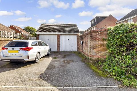 17 Bodkins Close, Boughton Monchelsea, Maidstone, ME17 4TS