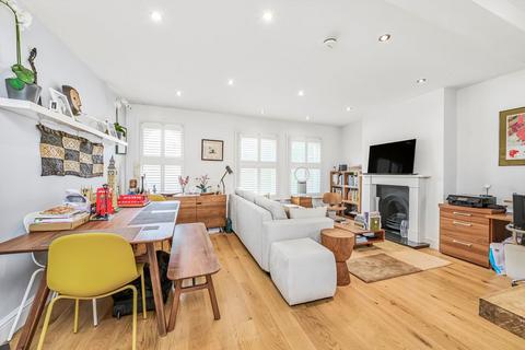 9b Vardens Road, London, SW11 1RQ