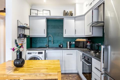 2 bedroom apartment for sale, Grenoble Gardens, London, N13