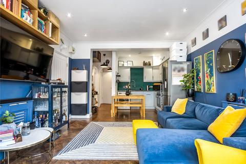 2 bedroom apartment for sale, Grenoble Gardens, London, N13