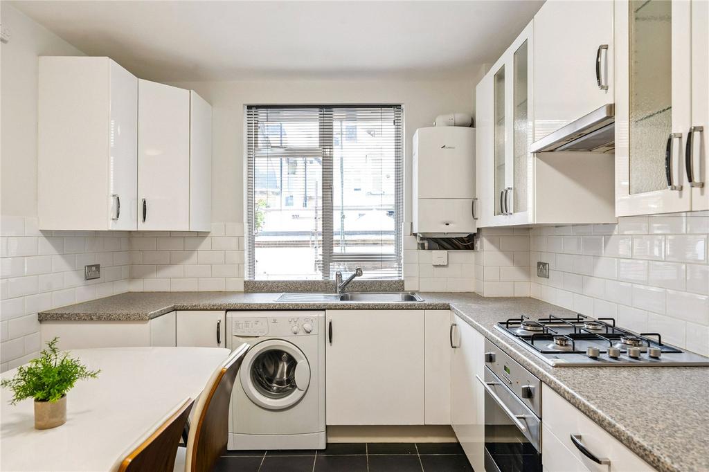 Apartment in London - View 5