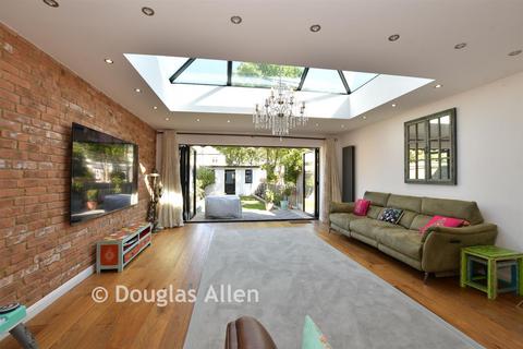 Eccleston Crescent, Romford, Essex