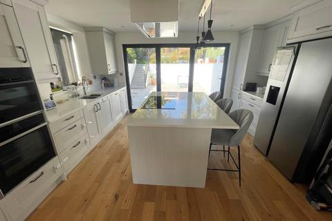 undefined, Grants Close, Mill Hill, NW7