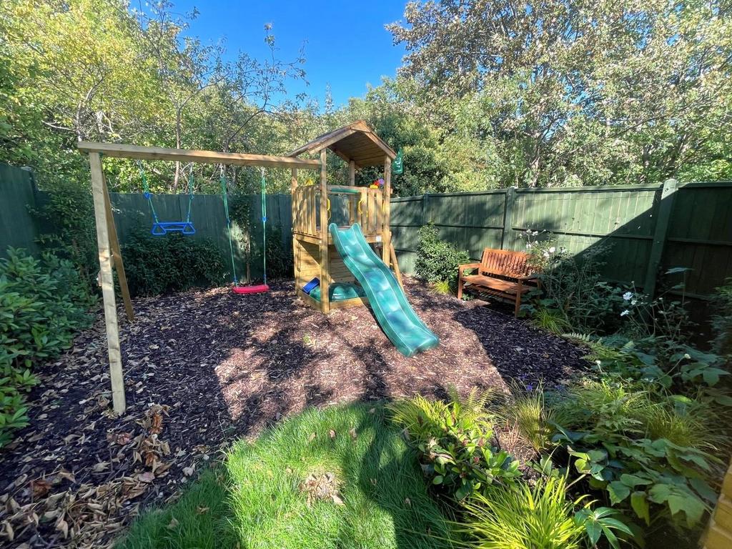 PLAY AREA.jpg