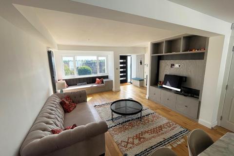 undefined, Grants Close, Mill Hill, NW7