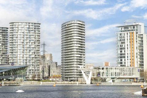 3 bedroom flat for sale, Western Gateway, London E16