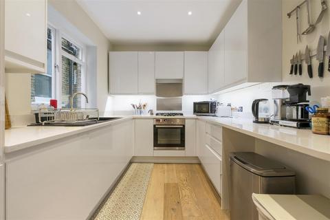3 bedroom apartment for sale, Elsworthy Road, Primrose Hill, London, NW3