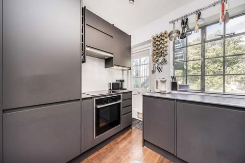2 bedroom flat for sale, Ealing Village, London W5