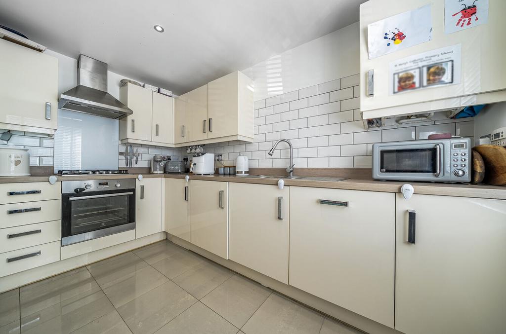 1354656-9-68cd6b0...