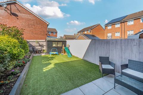 3 bedroom terraced house for sale, Fossett Grove, Dunstable LU6