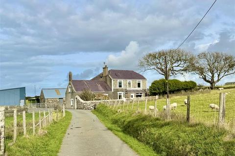 undefined, Llangwnadl, Pwllheli