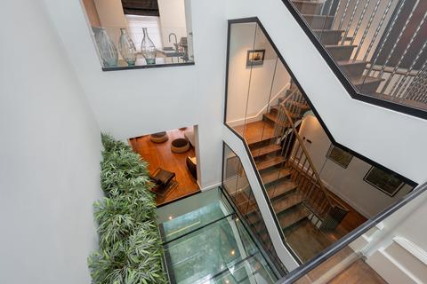 undefined, Vicarage Gate, Kensington, London, W8