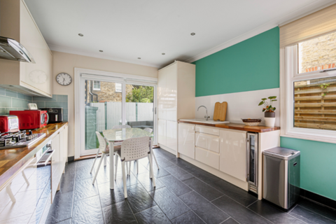 3 bedroom flat for sale, Fauconberg Road, Chiswick W4