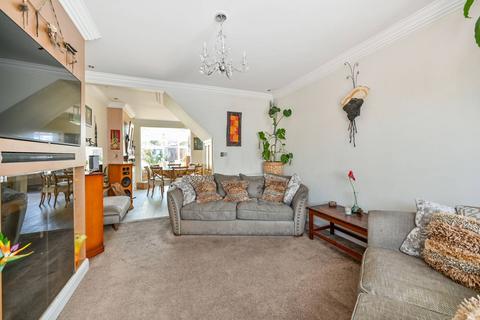 undefined, Twickenham Road, Isleworth, TW7
