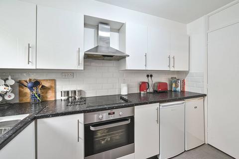 undefined, Larch Close, New Southgate, London, N11