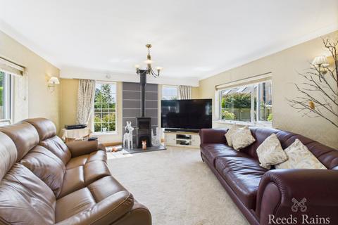 4 bedroom bungalow for sale, Green Lane, Bridlington YO15