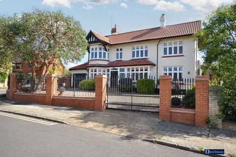 undefined, Ernest Road, Emerson Park, Hornchurch, RM11