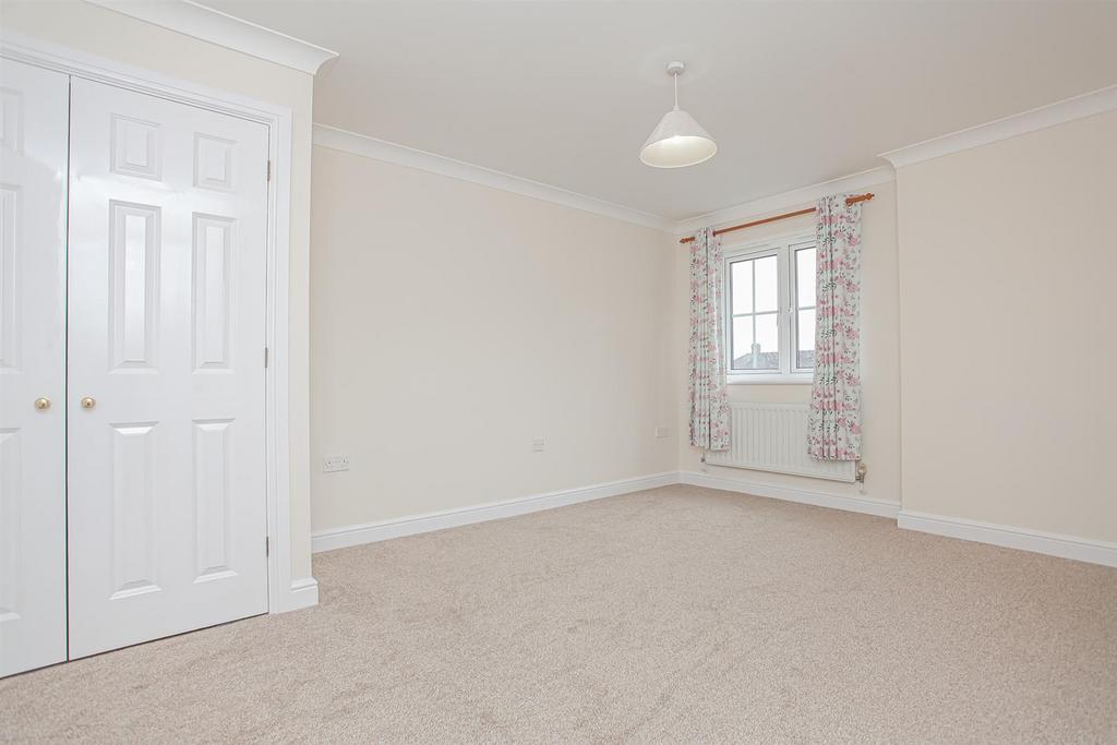 Bedroom 1.jpg