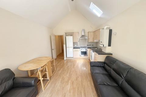 undefined, Richmond Road, Cardiff CF24