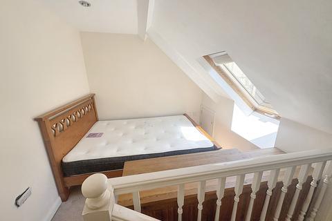 undefined, Richmond Road, Cardiff CF24