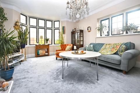 2 bedroom flat for sale, 6 Bolsover Road, Eastbourne