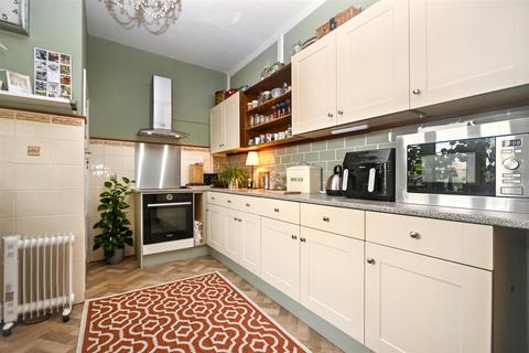 2 bedroom flat for sale, 6 Bolsover Road, Eastbourne