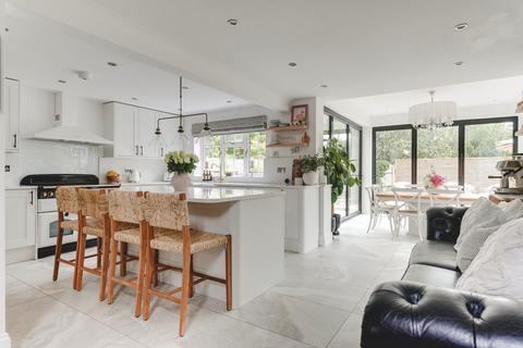 15 Edmonds Drive, Stevenage, SG2 9TJ