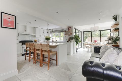 15 Edmonds Drive, Stevenage, SG2 9TJ